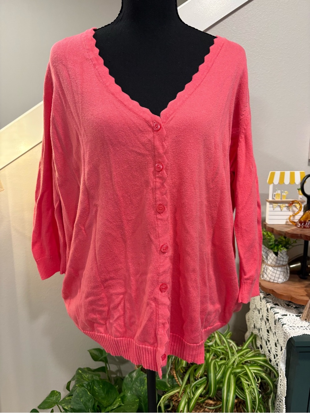 Isaac Mizrahi Coral Pink Scallop V-Neck Button Cardigan